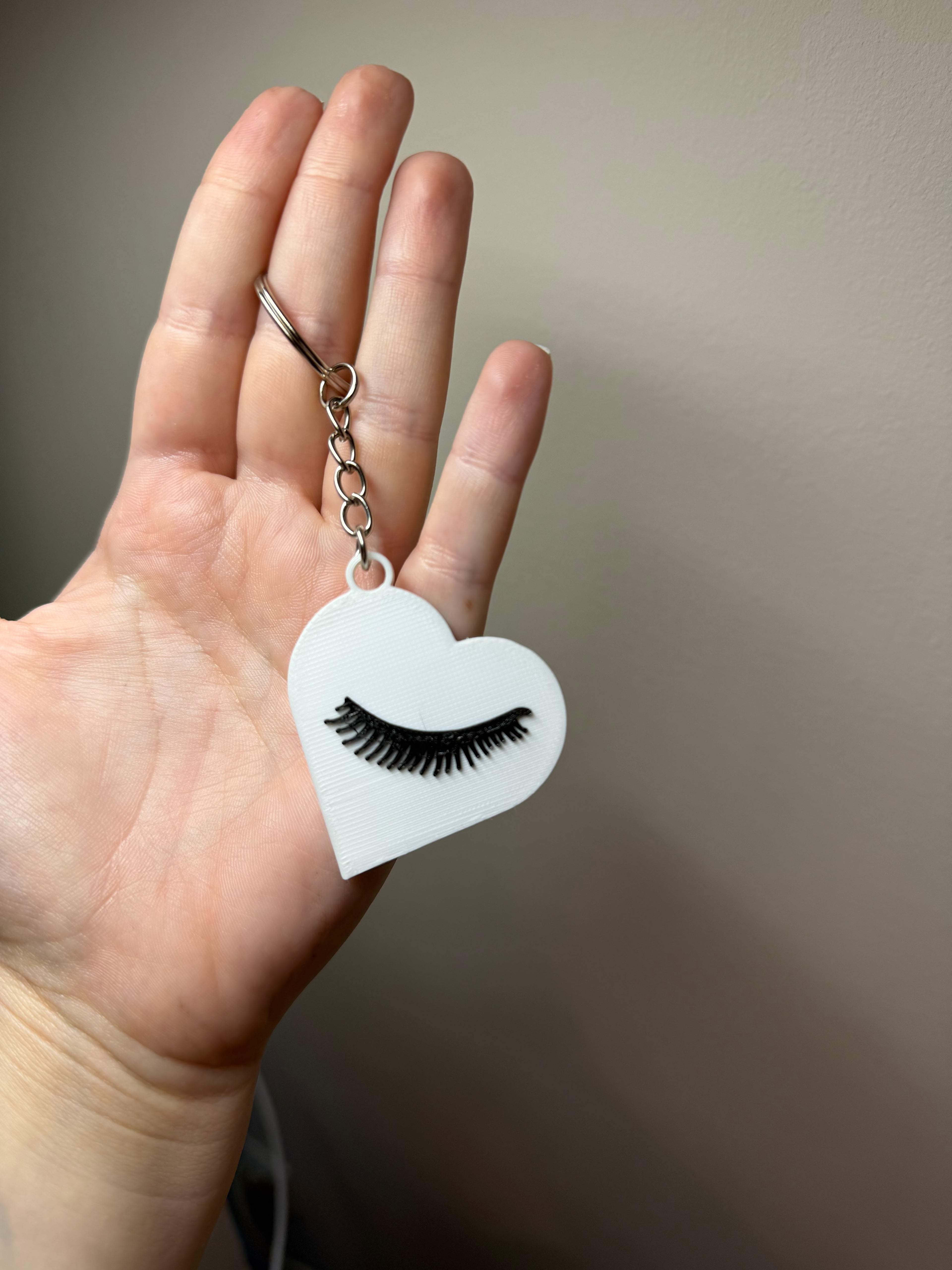 Brelok-Otwieracz do Energetyków - Beauty Edition