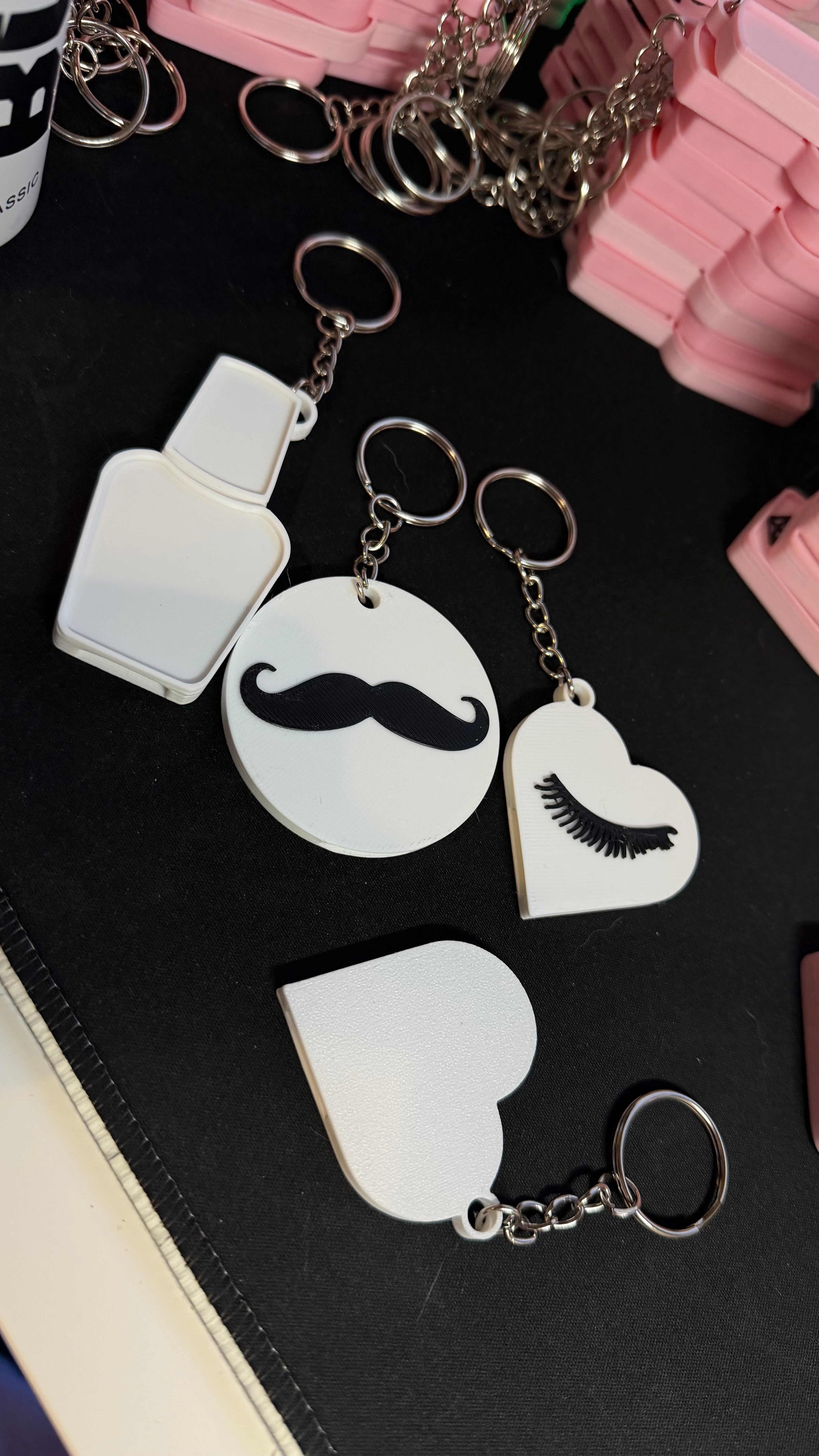 Brelok-Otwieracz do Energetyków - Beauty Edition