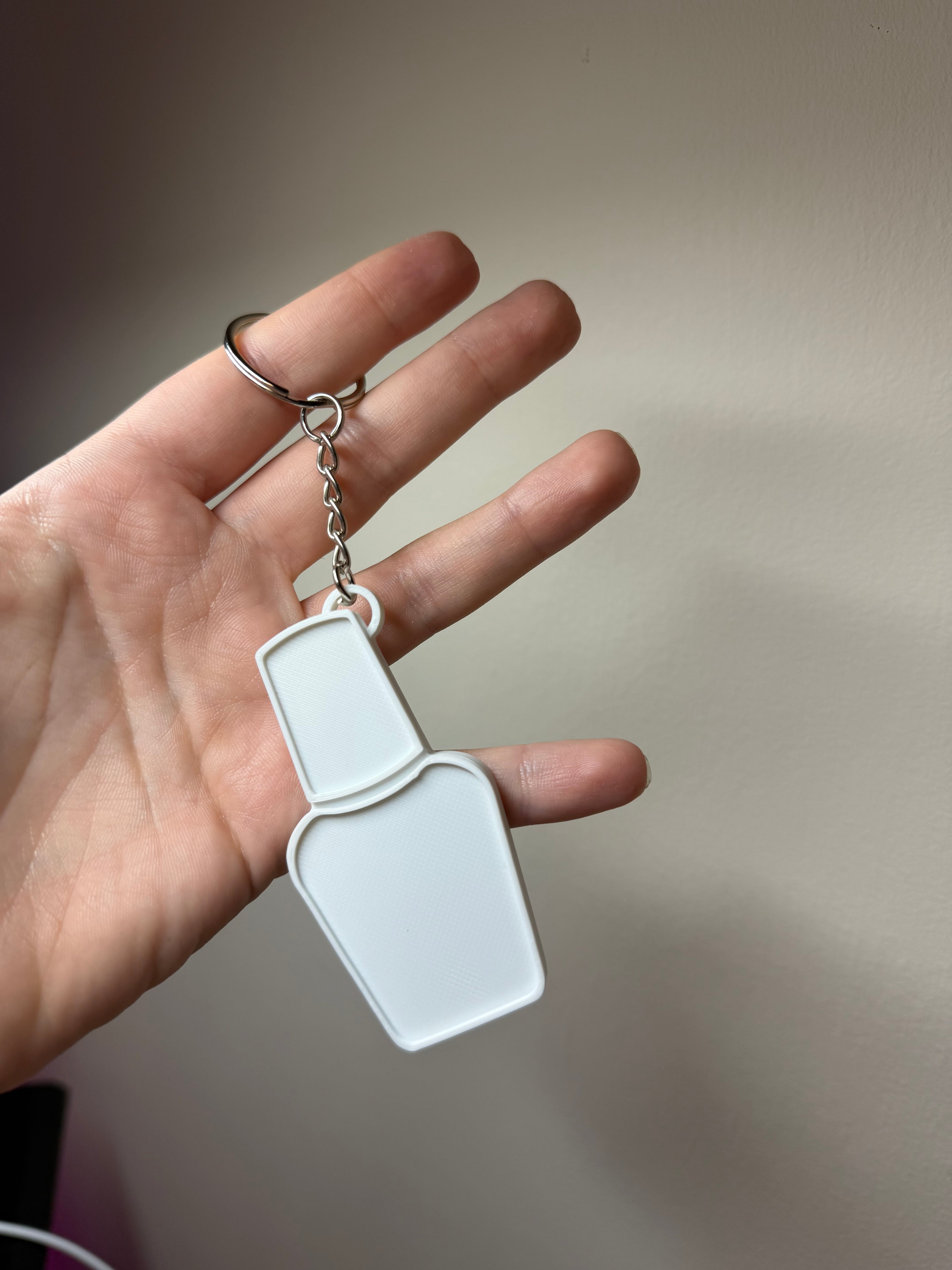 Brelok-Otwieracz do Energetyków - Beauty Edition