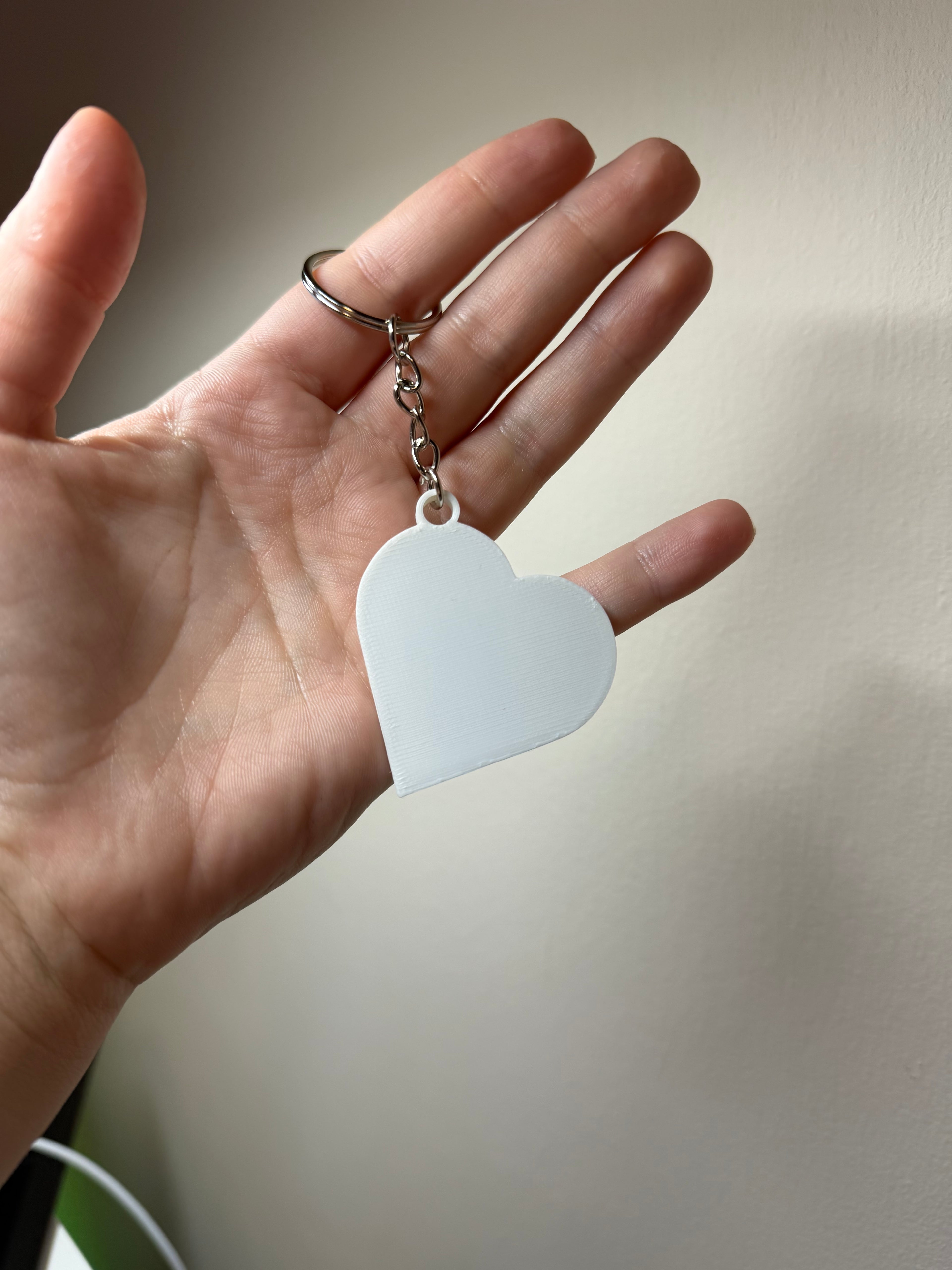 Brelok-Otwieracz do Energetyków - Beauty Edition